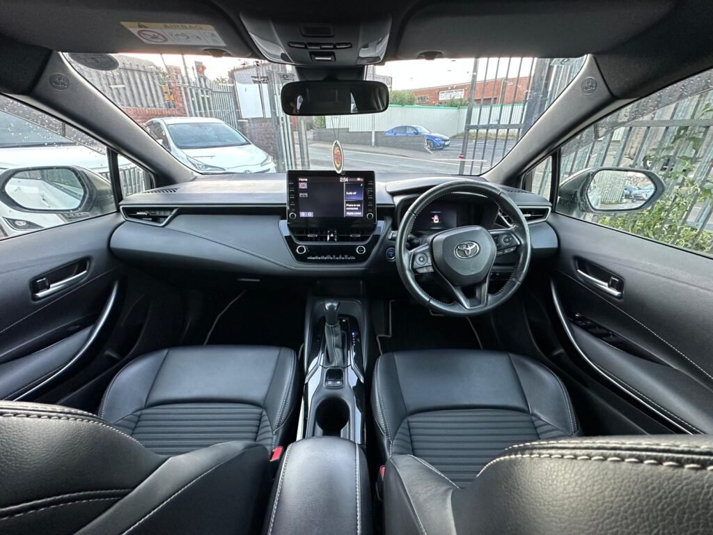 Toyota corolla touring (2021)