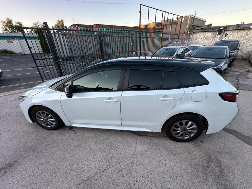 Toyota corolla touring (2021)
