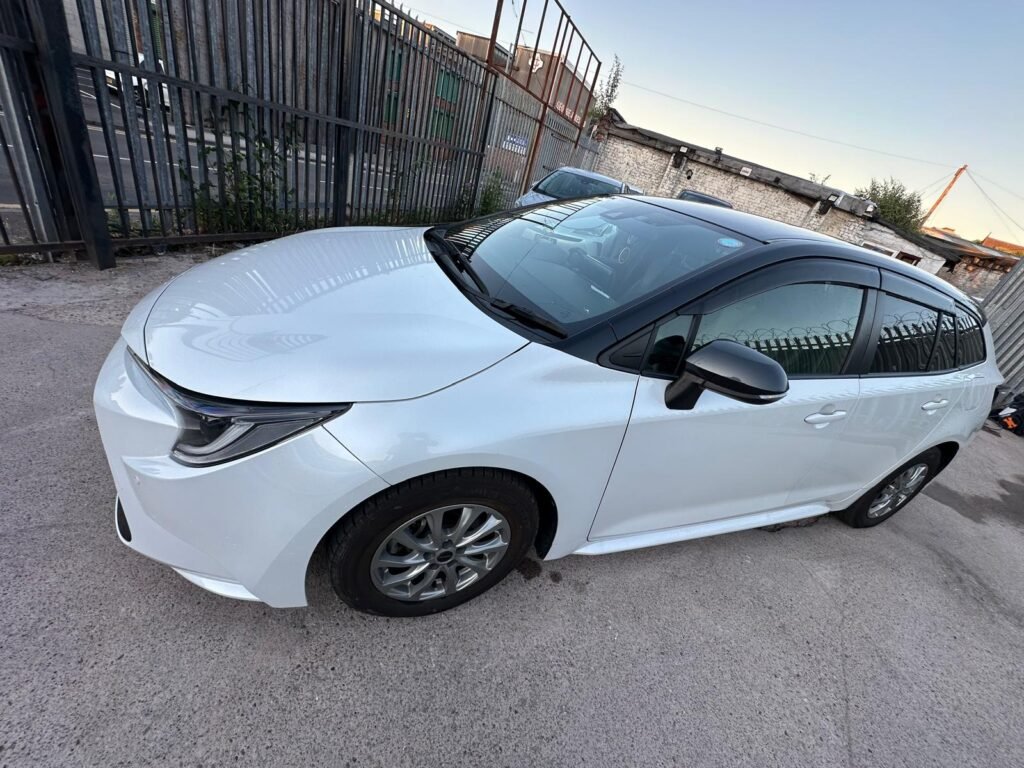 Toyota corolla touring (2021)