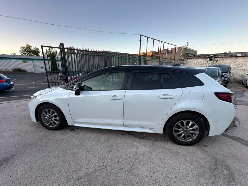 Toyota corolla touring (2021)